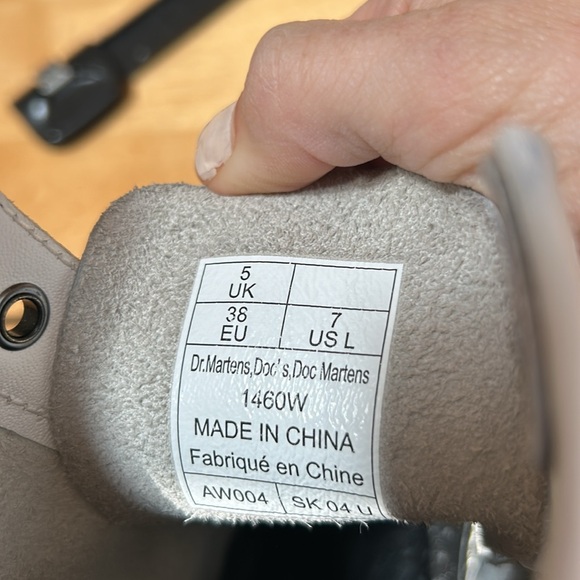 Dr. Martens white 1460 boot - Picture 7 of 9